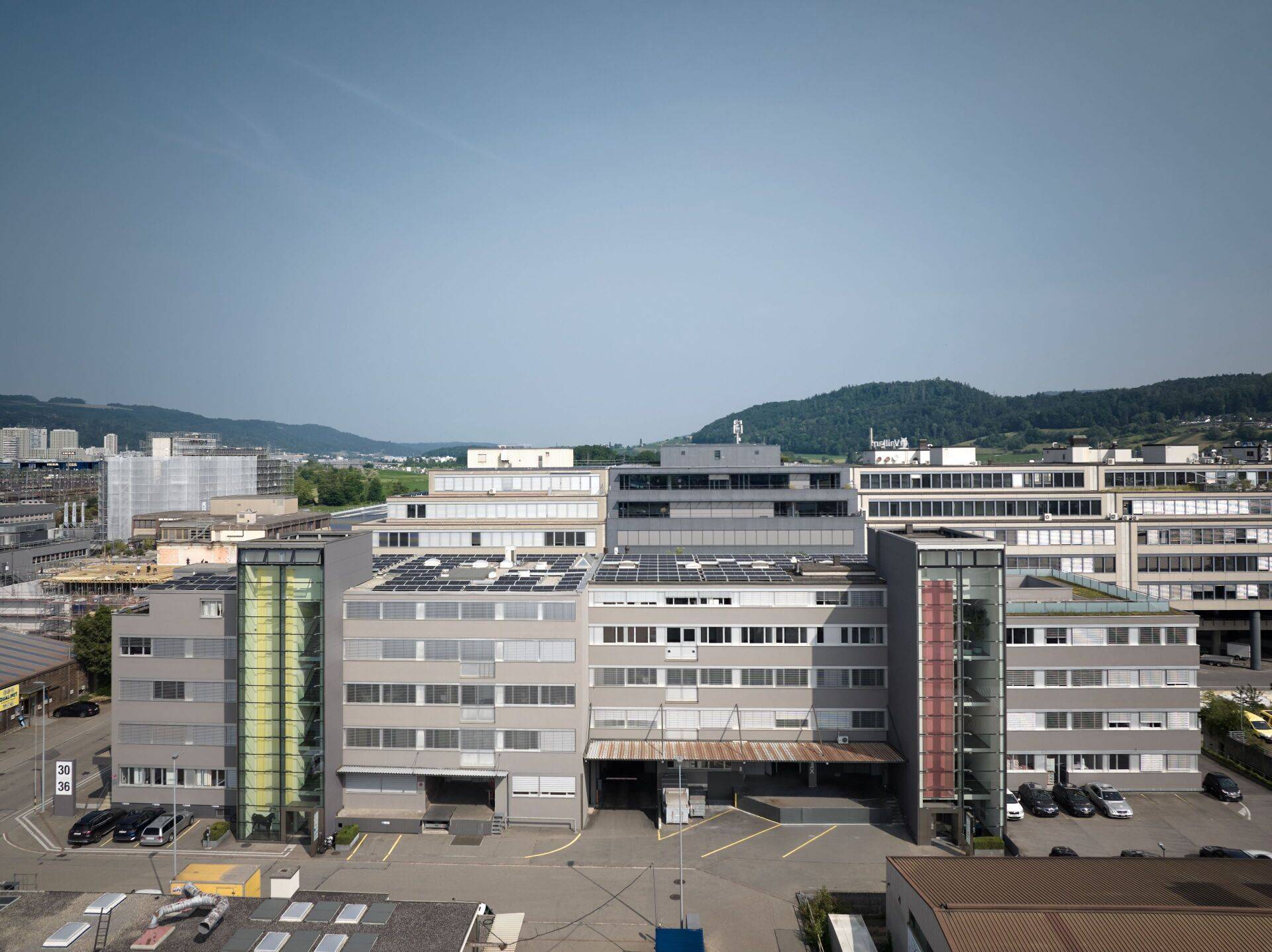 Ihr neuer Firmenstandort; 450 - 1'850 m2 Büro- und Dienstleistungsräume zu vermieten (Fr. 120.00 m2)