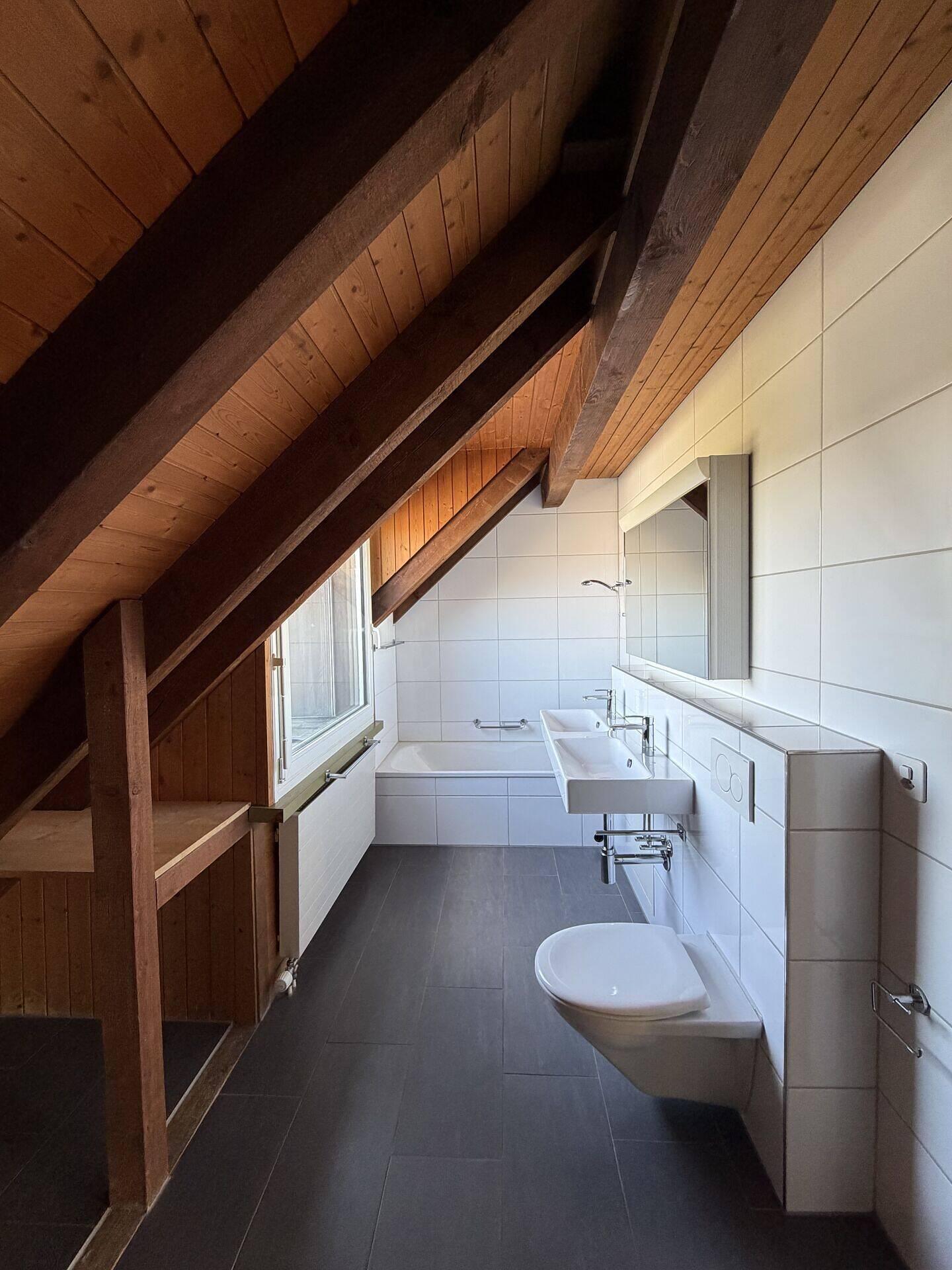 Charmante 3-Zimmer-Dachwohnung auf zwei Etagen in Rupperswil